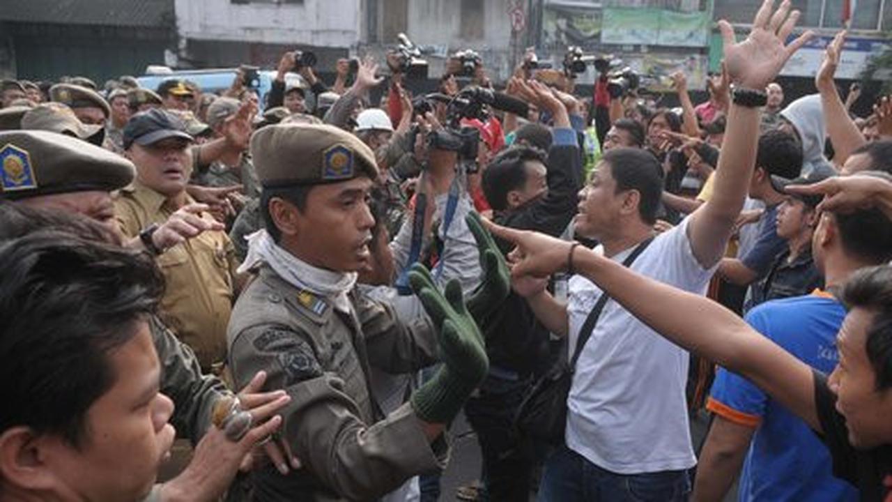 Deretan 'lawan' Ahok di pusaran konflik penggusuran Kampung Pulo