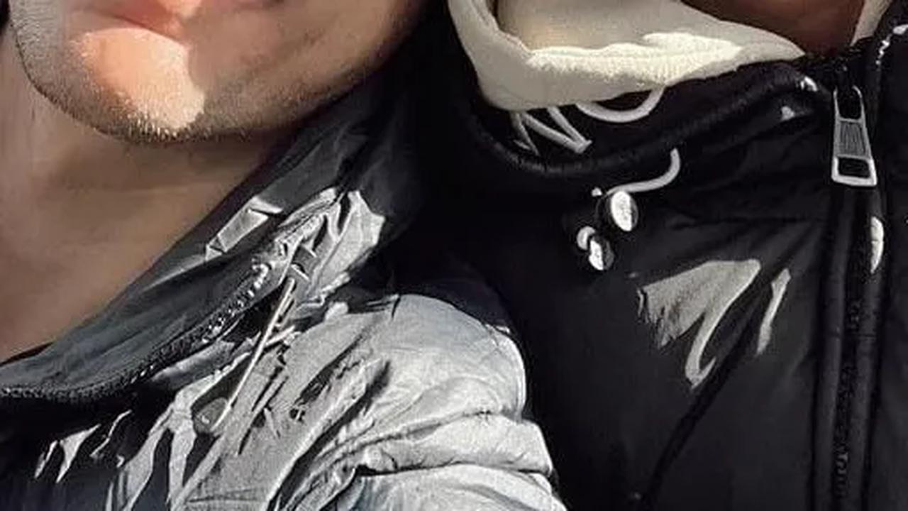 Disebut Bak Kakak Adik, Momen Andrew White Liburan Bareng Putra Gantengnya ke Sumbawa