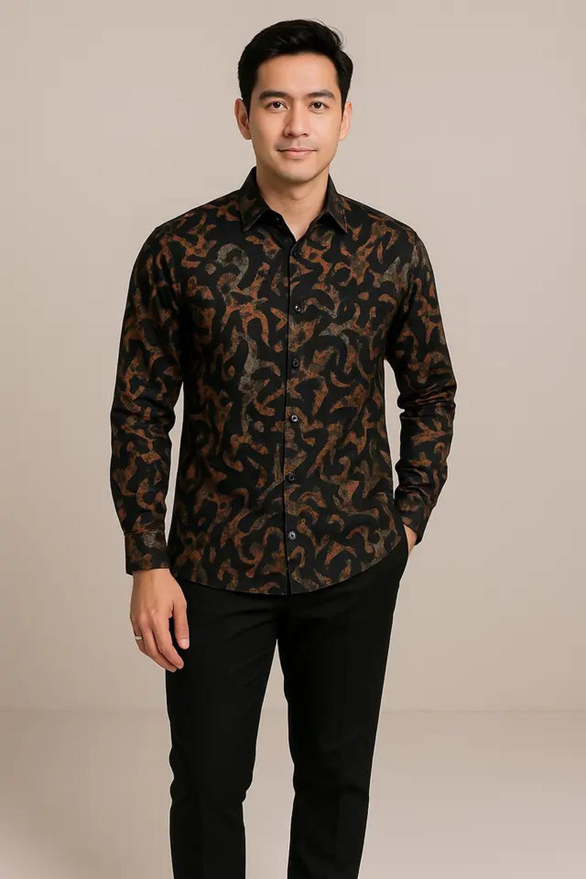 10 Model Baju Batik Pria Kombinasi Hitam, Ini Padu Padan yang Bikin Kamu Tampil Keren saat Kondangan