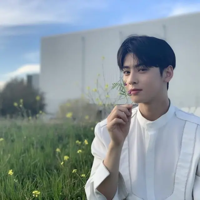 Potret Gibran Rakabuming Raka dengan Gaya Rambut Curtain Haircut ala Oppa Korea