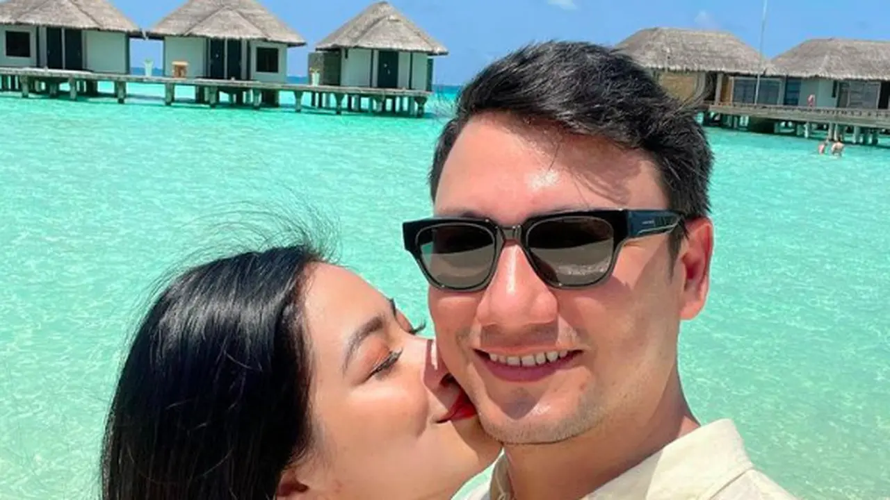 Christian Sugiono Diisukan Selingkuh, Ini 6 Potret Dirinya dan Titi Kamal yang Kerap Umbar Kemesraan