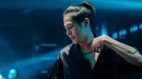 Gaya Rambut DJ Panda dengan Potongan Man Bun Undercut yang Jadi Ciri Khas