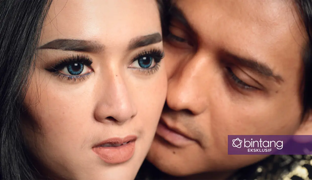 Disamping isu kawin kontrak yang merebak, kabar lain yang juga menghinggapi percerai keduanya adalah tidak diperpanjangnya kontrak senilai Rp 800 juta untuk jangka waktu 6 bulan pernikahan. Lucky Hakim juga membantahnya. (Febio Hernanto/Bintang.com)