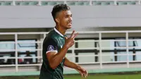 Pemain Persikabo 1973, Gustavo Tocantins, melakukan selebrasi usai mencetak gol ke gawang Persebaya Surabaya dalam laga pekan pertama BRI Liga 1 2022/2023 antara Persikabo 1973 melawan Persebaya Surabaya di Stadion Pakansari, Bogor, Senin (25/7/2022) malam WIB. (Bola.com/M Iqbal Ichsan)