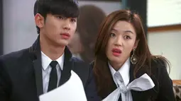 My Love from the Star bercerita tentang  cinta abadi dan hubungan yang melampaui dimensi Do Min Joon (Kim Soo Hyun), alien yang telah hidup di bumi selama lebih dari 400 tahun, bertemu dengan Cheon Song Yi (Jun Ji Hyun), seorang aktris papan atas Hallyu. (Foto: SBS)