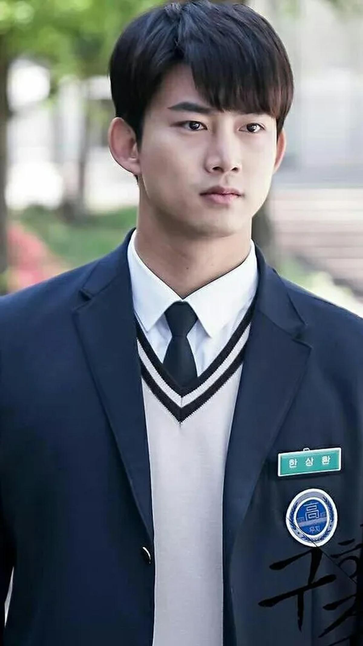 8. Taecyeon: Kilas Balik di "Save Me"