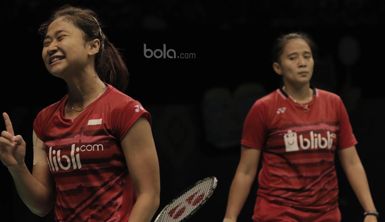 Ekspresi Pasangan Indonesia Anggia Shitta Awanda/Ni Ketut Mahadewi Istirani. Mereka kalah dua gim langsung. (Bola.com/M Iqbal Ichsan)