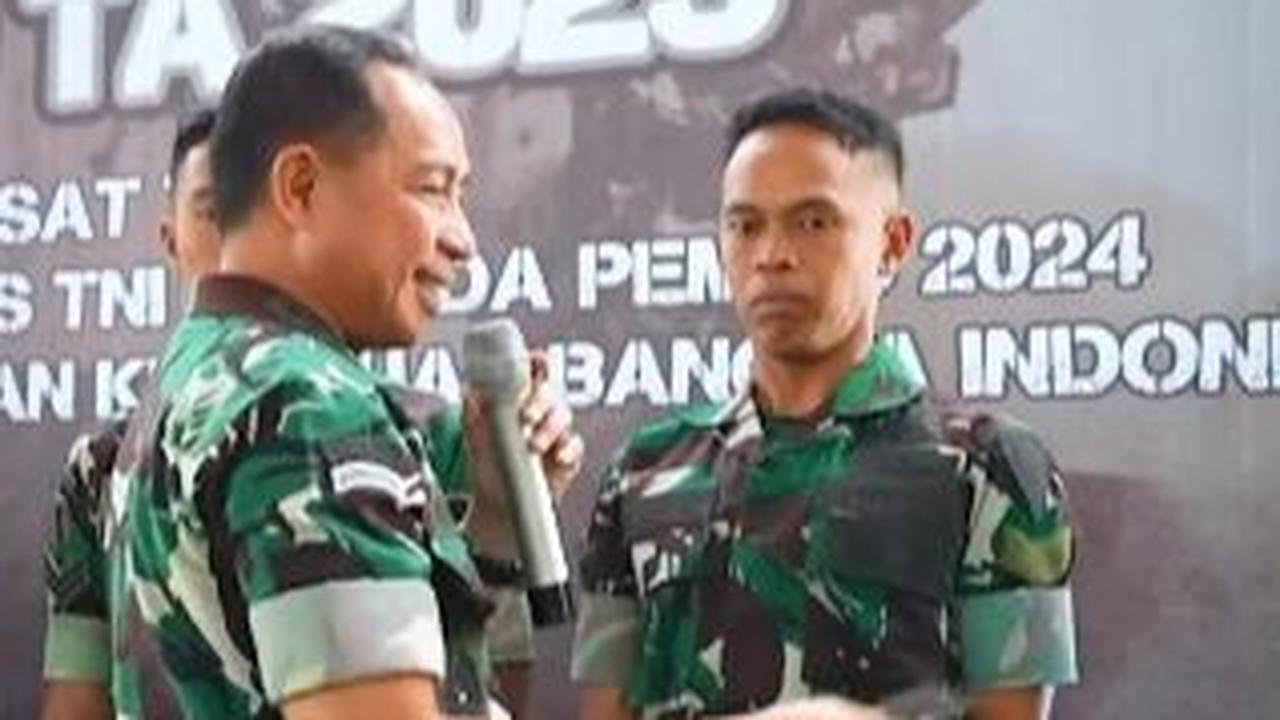 Mendengar jawaban prajuritnya itu, Agus pun langsung tersenyum.