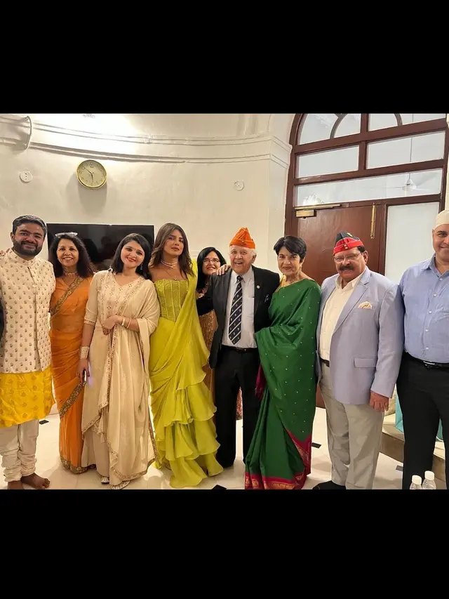 Parineeti Chopra tunangan , turut dihadiri Priyanka Chopra (Foto: Instagram priyankachopra)