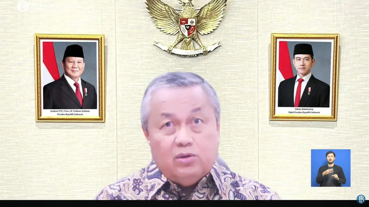 Gubernur Bank Indonesia Perry Warjiyo dalam konferensi pers, Rabu (16/7/2025). (Foto: Liputan6.com/Tira Santia)