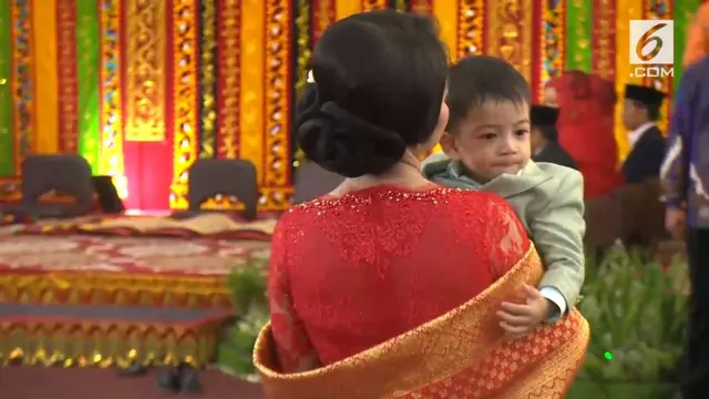 Manjanya Jan Ethes di Pelukan Selvi Ananda