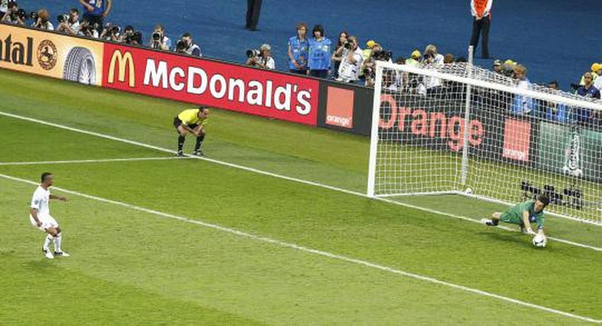 Adu penalti, Italia menang 4-2 atas Inggris 