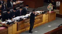 Menteri Hukum dan HAM Yasonna Laolly setelah menyerahkan pandangan akhir pemerintah soal RUU MD3 kepada Ketua DPR Bambang Soesatyo di gedung Parlemen, Senayan, Jakarta, Senin (12/2). (Liputan6.com/Johan Tallo)