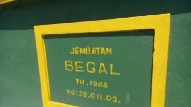 Es Tape Bok Begal