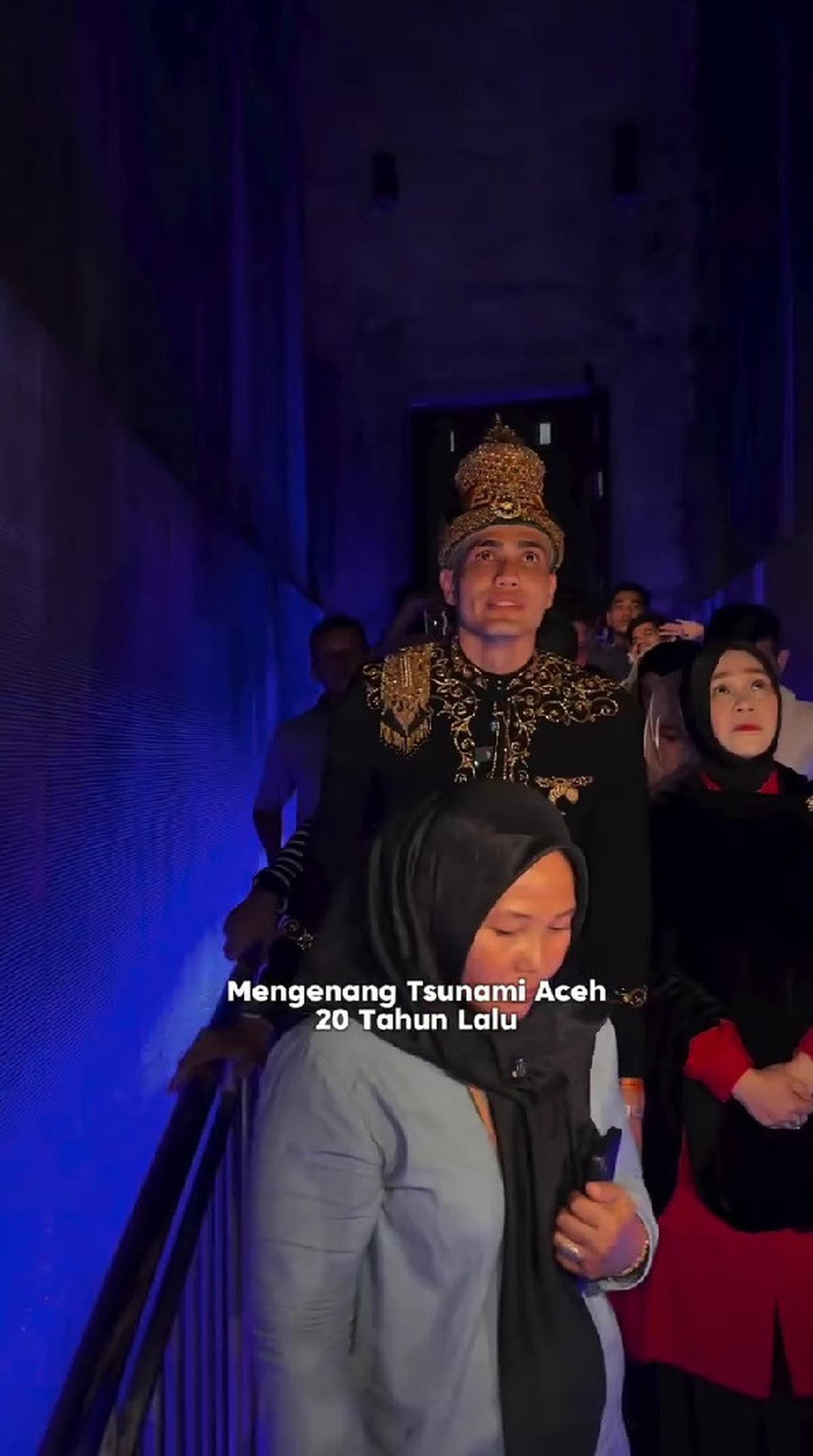 Aisar Khaled Kunjungi Museum Tsunami Aceh, Kirim Doa Hingga Jadi Imam Sholat Berjamaah