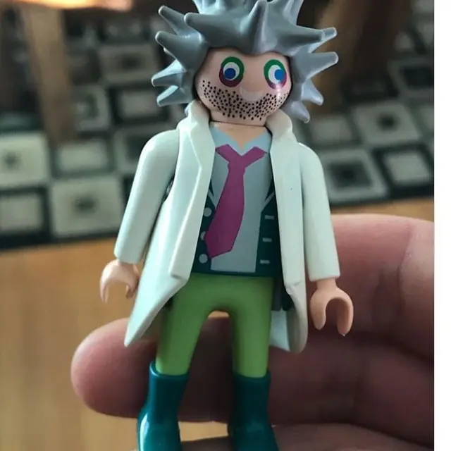 7 Potret Action Figure Nyeleneh yang Beda dengan Aslinya Ini Bikin Tepuk Jidat