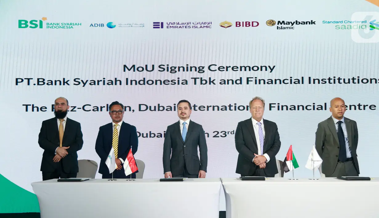 PT Bank Syariah Indonesia Tbk (BSI) menandatangani nota kesepahaman bersama Islamic Banking of Standard Chartered Bank, Maybank Islamic Dubai DIFC, Abu Dhabi Islamic Bank PJSC, Bank Islam Brunei Darussalam di Uni Emirat Arab, (27/03/2022).(Liputan6.com/HO/BSI)