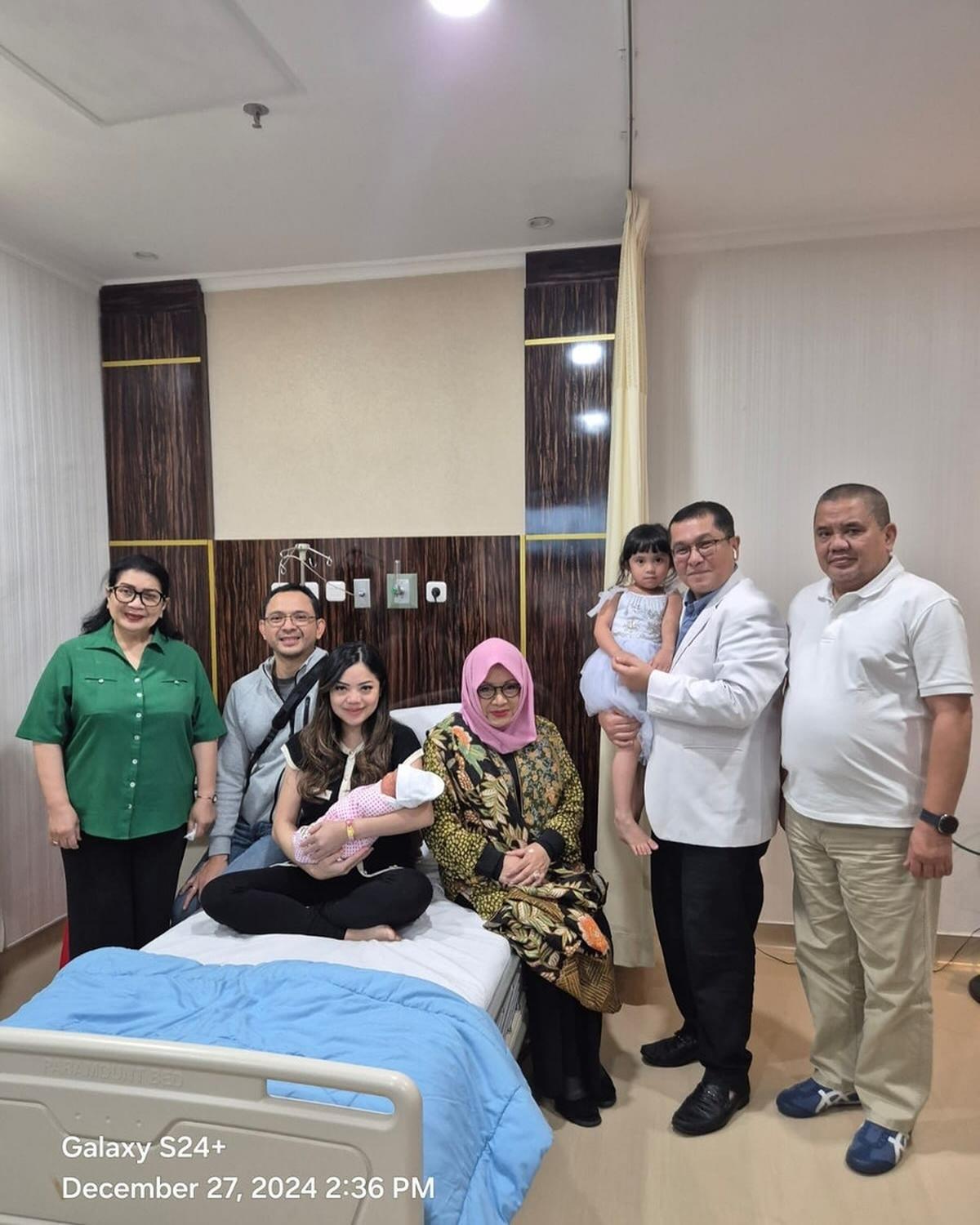 Potret Raiyah Istri Danny Rukmana Mantan Suami Lulu Tobing Melahirkan Anak Kedua, Bayi Perempuan Cantik