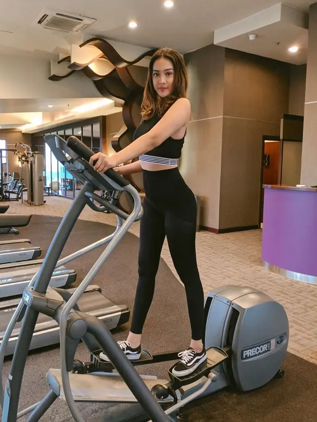 Jaga Postur Tubuh, Ini 7 Gaya Anya Geraldine saat Berolahraga