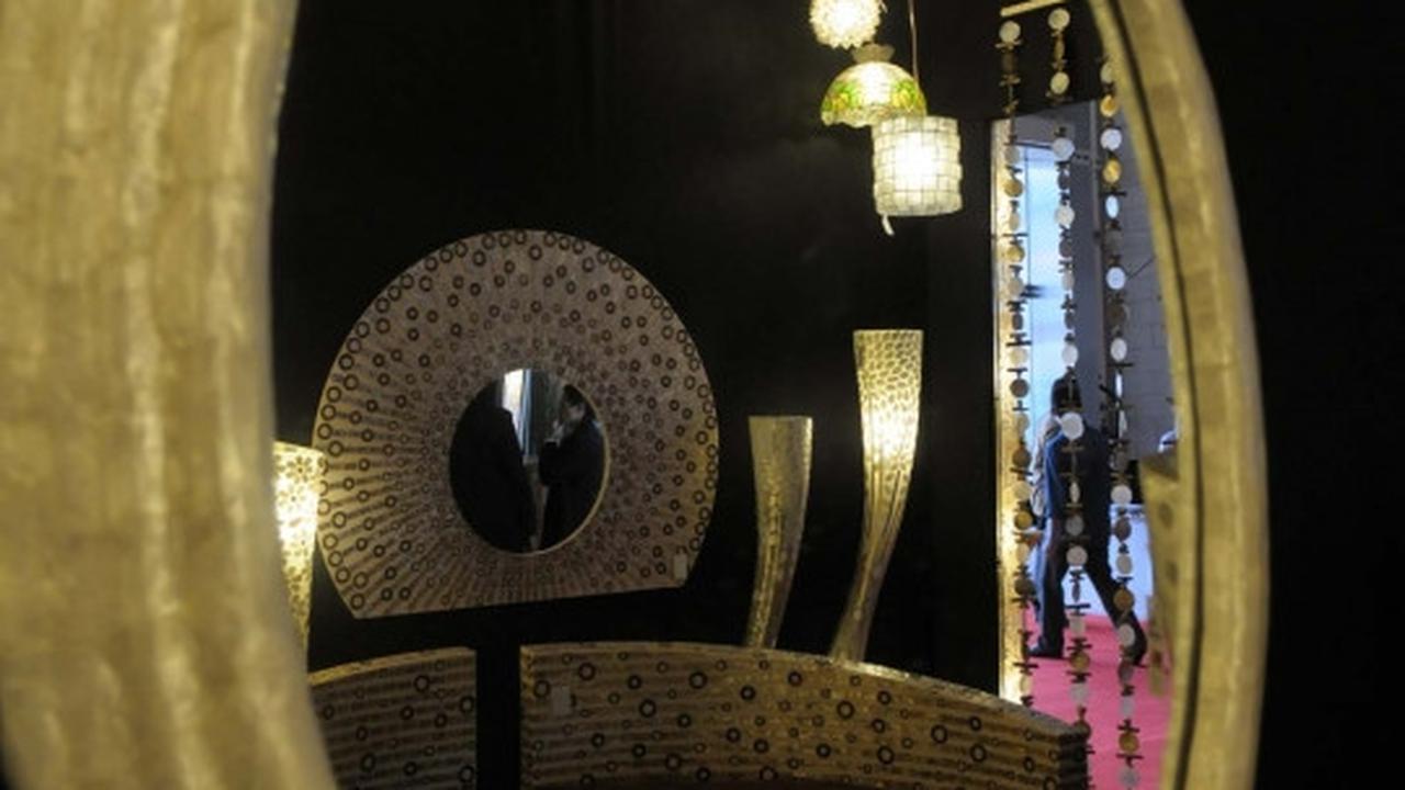Melihat produk-produk dalam negeri di Trade Expo Indonesia 2015