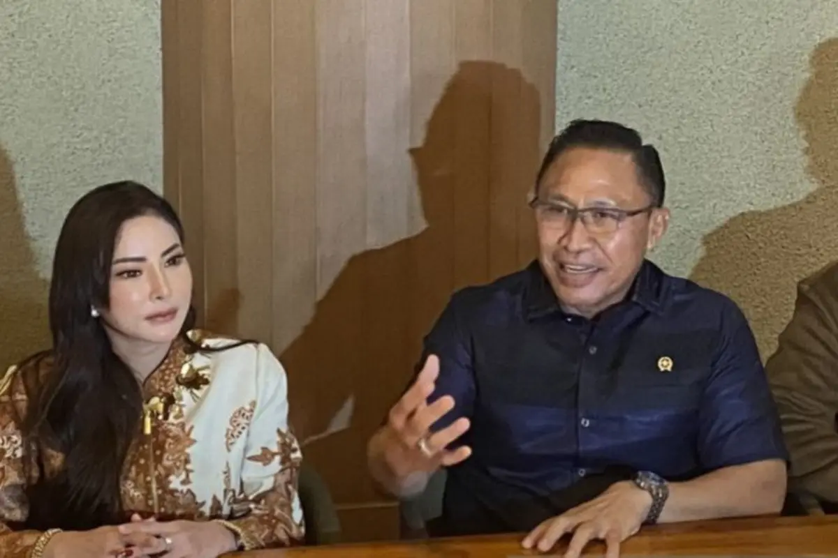 Ketum Gerakan Bela Negara Membangun Indonesia Laksamana Pertama TNI (Purn.) M. Faisal Manaf dan Ayu Aulia