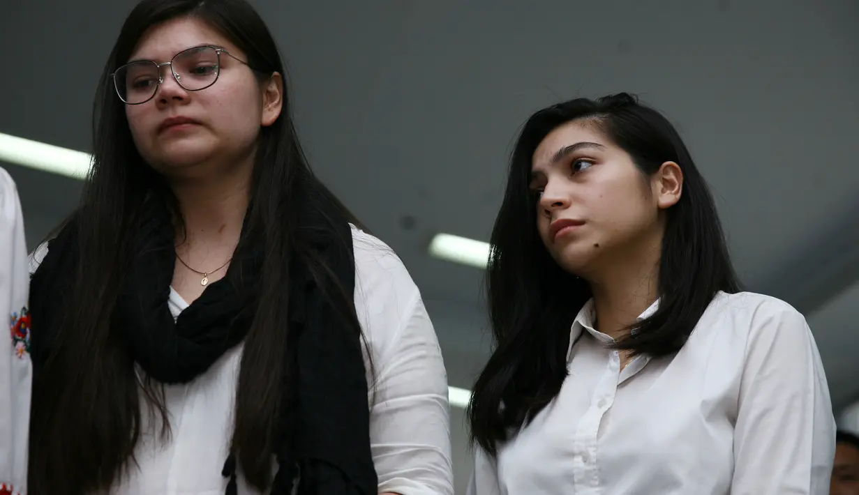 "Dia adalah orang yang sangat sederhana dan sangat menyukai kesederhanaan. kehidupannya dia dia jalani untuk keluarganya dan beliau adalah orang yang sangat perduli dengan orang lain," ujar Eliseo. (Nurwahyunan/Bintang.com)