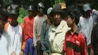 Aksi pendudukan kebun Sawit oleh warga enam desa Mamuju Utara.