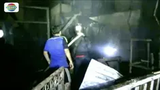 Kebakaran melanda pemukiman padat penduduk di Cempaka Baru, Jakarta Pusat. Setidaknya 92 kepala keluarga kehilangan tempat tinggal.