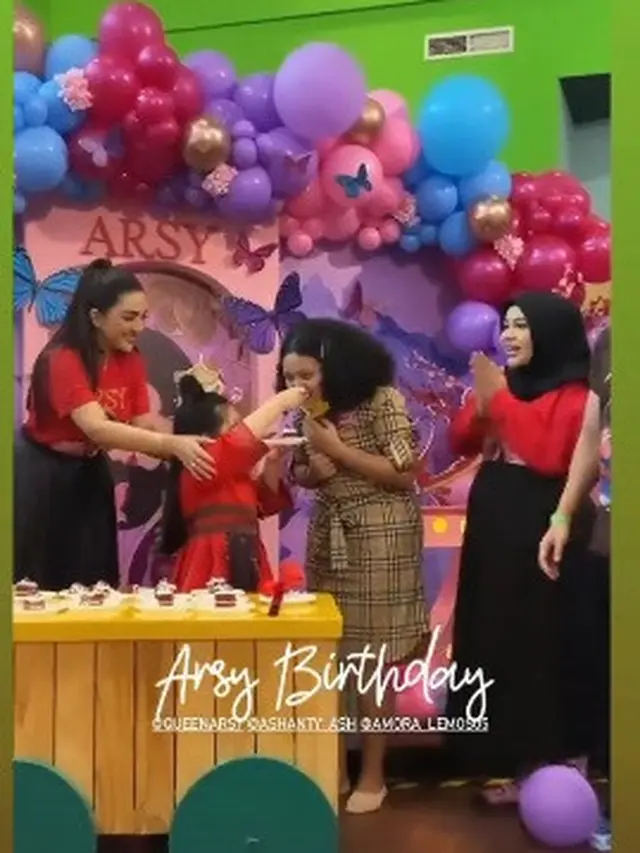 Pesta ulang tahun Arsy yang ke-7 bertema Mulan