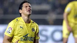 Villarreal's Mexican Guille Franco reacts during their Spanish league football match against Osasuna at Madrigal Stadium in Villarreal on March 2, 2008. AFP PHOTO/DIEGO TUSON
