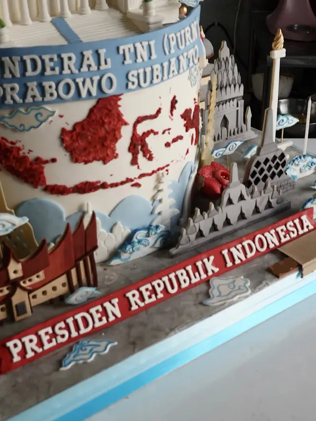 Sentuhan Batik Mega Mendung dan Kucing Bobby Kertanegara di Ulang Tahun Presiden Prabowo