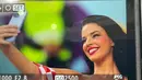 Saat menjadi suporter Piala Dunia 2022, Ivana Knoll datang dengan menggunakan baju seksi kotak-kotak merah dan putih yang terinspirasi dari jersey Kroasia. (FOTO: instagram.com/knolldoll/)