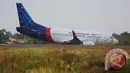 2 September - Ratusan penumpang Pesawat Sriwijaya Air dari Bandar Udara Manokwari, Papua Barat, tujuan Makasar dan Jakarta batal diberangkatkan karena ban pesawat meledak saat mendarat. (Antara)