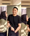 Balakangan ini Hengky Kurniawan dan Sonya Fatmala menjadi perbincangan wargant. Selain setelah selesai menjadi Bupati Bandung Barat hartanya menyusut, juga beredar video viral Sonya yang digoda anak SMA (Sekolah Menengah Atas). [Instagram/hengkykurniawan]