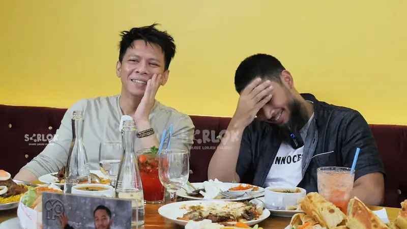 Ariel NOAH dan Uki Kautsar (YouTube SERLOK KULINER)