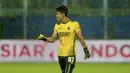Penjaga gawang PSM Makassar, Himan Syah menjadi pahlawan kemenangan kali ini usai berhasil menggagakan dua tendangan penalti pemain PSIS Semarang. (Foto: Bola.com/Arief Bagus)