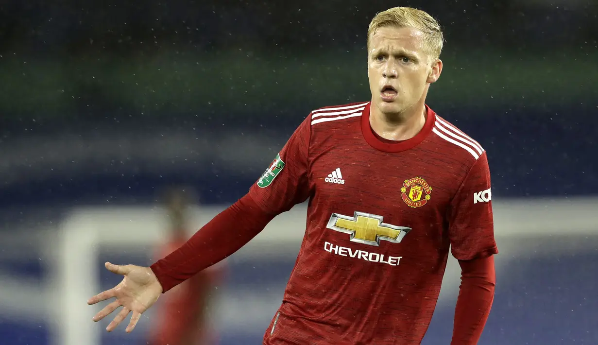Donny van de Beek dibeli Manchester United dari Ajax Amsterdam sehargan 39 juta euro pada 2020 lalu. Sayangnya, ia jarang dimainkan oleh Ole. Van de Beek tercatat hanya mampu tampil 6 kali pada musim ini dan hanya mencetak satu gol, yaitu gol ke gawang Watford sebelum Ole dipecat. (AFP/Matt Dunham)