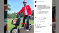 Jokowi dengan sepeda Kreuz buatan Bandung.  (@jokowi/ Instagram)