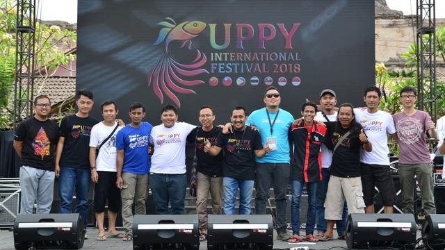 Hobi kokeksi Ikan Guppy