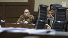 Mantan Wakil Ketua Komisi VII DPR Eni Maulani Saragih memberikan kesaksian pada sidang lanjutan terdakwa Johannes Budisutrisno Kotjo di Pengadilan Tipikor Jakarta, Kamis (11/10). Eni bersaksi di sidang kasus PLTU Riau-1. (Liputan6.com/Herman Zakharia)