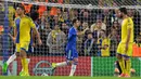 Pemain Chelsea Oscar mencetak gol pada Liga UEFA Champions group G, saat Chelsea menang melawan Maccabi Tel Aviv di Stamford Bridge, London. (AFP Photo/Glyn Kirk)