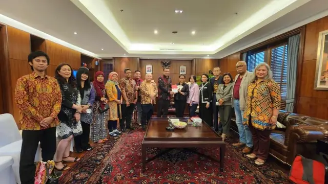 Sejumlah perwakilan Diaspora Indonesia dari berbagai negara melakukan audiensi dengan Menteri Luar Negeri Retno L.P. Marsudi di Kantor Kementerian Luar Negeri , Jakarta, Senin (14/8). (Foto: IDN Global)