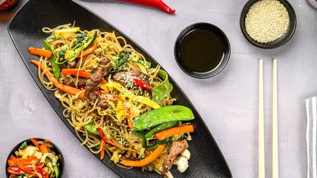 Tips Menikmati Japchae sebagai Bagian dari Pola Makan Sehat