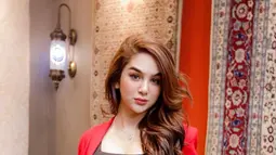 Hana Hanifah dilaporkan atas dugaan melanggar Undang-Undang ITE Pasal 45 ayat 2 juncto 27 ayat 2 Undang-Undang Nomor 19 Tahun 2016. (Instagram/hanaaaast)