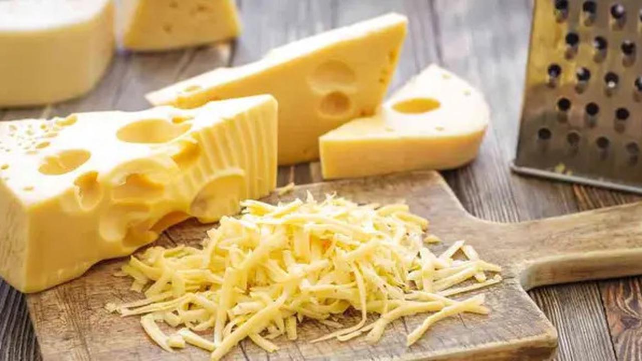 Penelitian Ungkap Makan Keju Bisa Bikin Bahagia dan Awet Muda