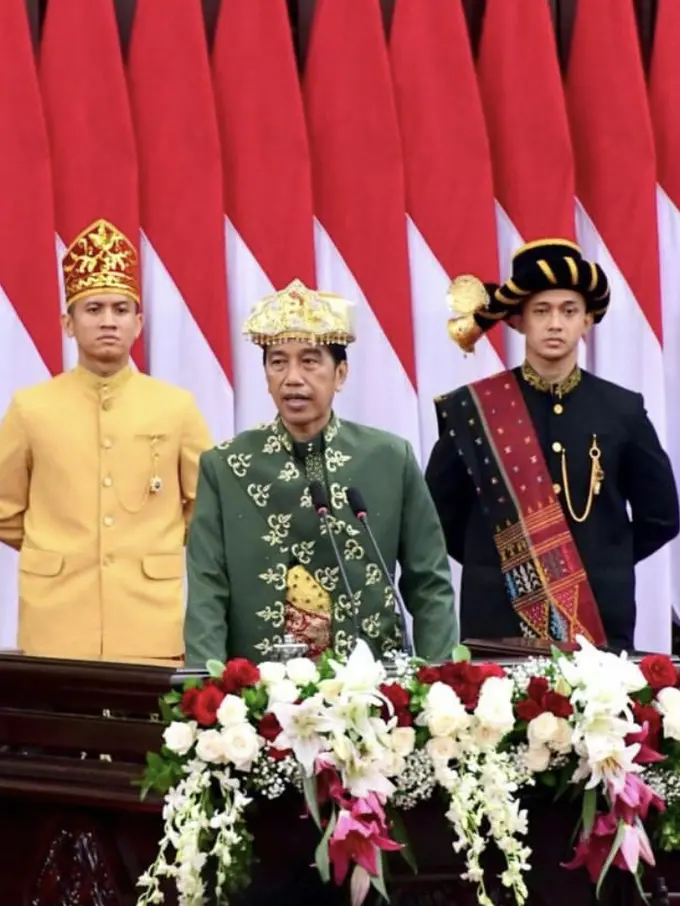 Hadir di Sidang Tahunan MPR RI dan DPR Tahun 2022, Jokowi kenakan baju Adat Bangka Belitung serba hijau