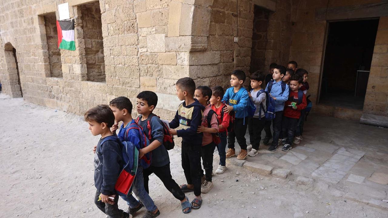 FOTO: Potret Anak-Anak Gaza  Kembali Bersekolah Usai Gencatan Senjata