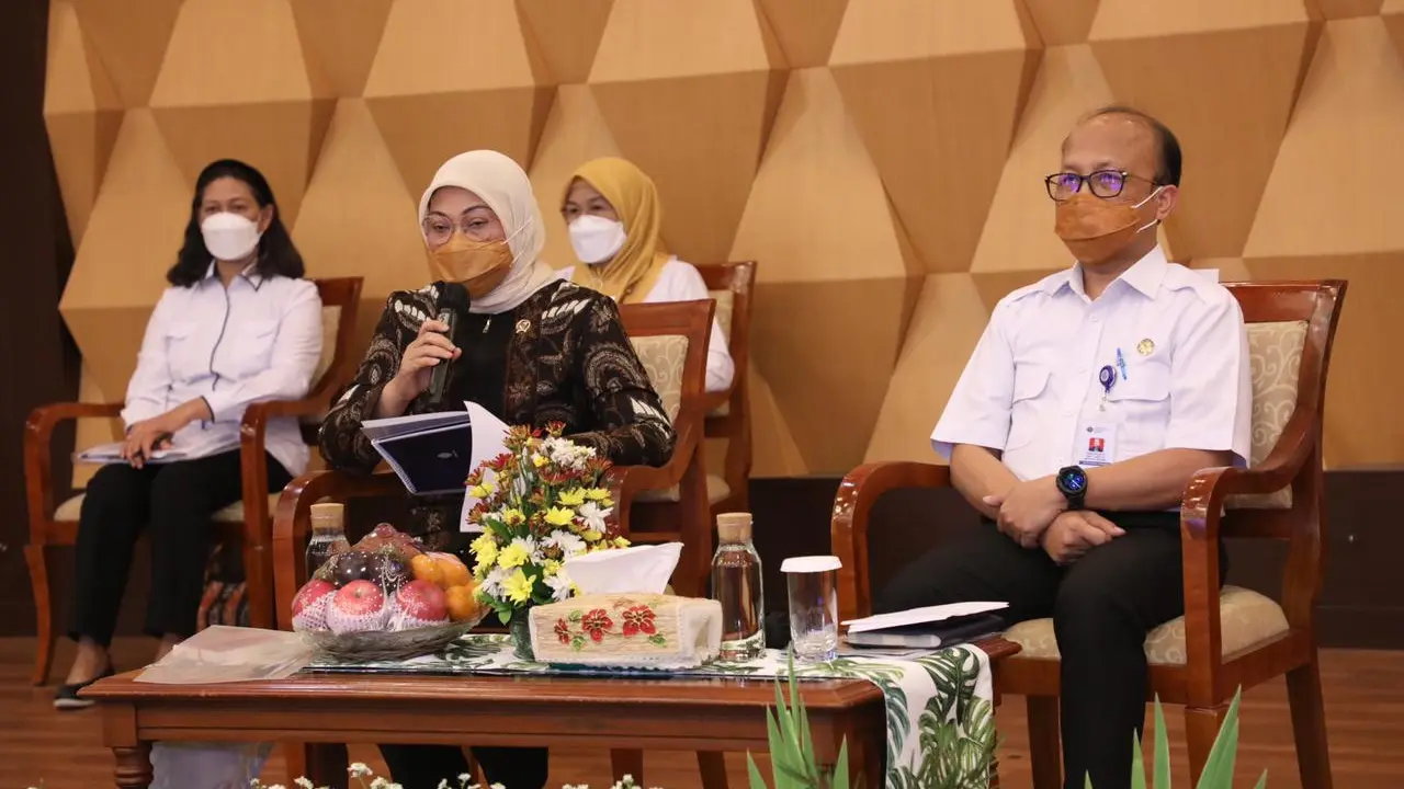 Menaker Ida Minta Kadisnaker Sinergi Kawal Implementasi UU Cipta Kerja