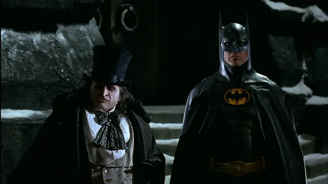 Penguin Versi Gotham Dipuji Aktor Batman Returns Danny DeVito