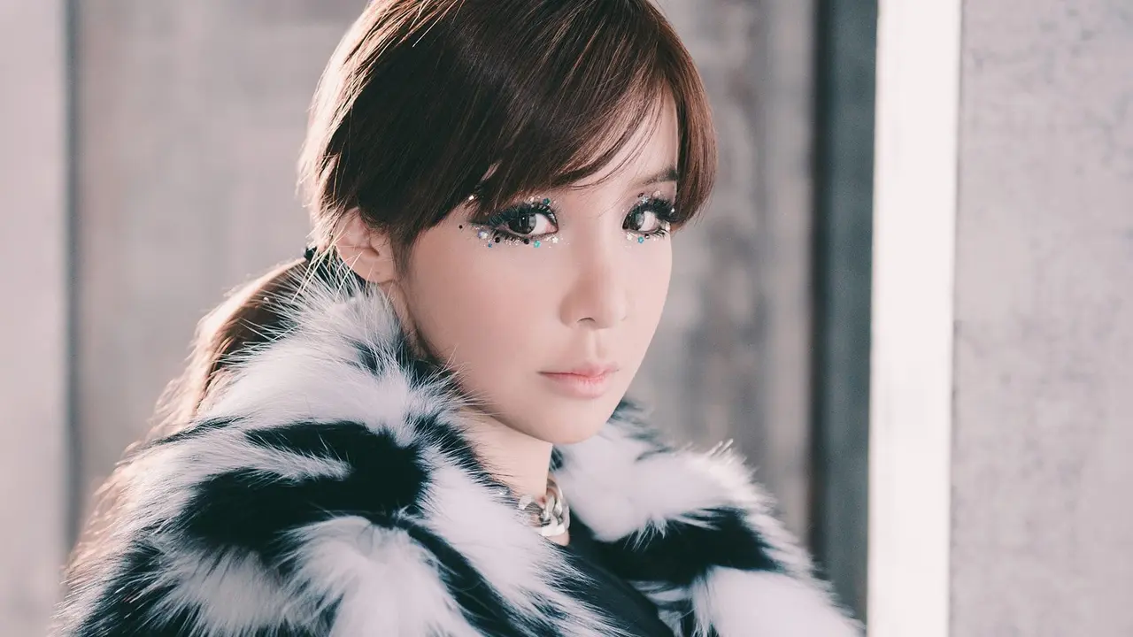 Park Bom (Soompi)